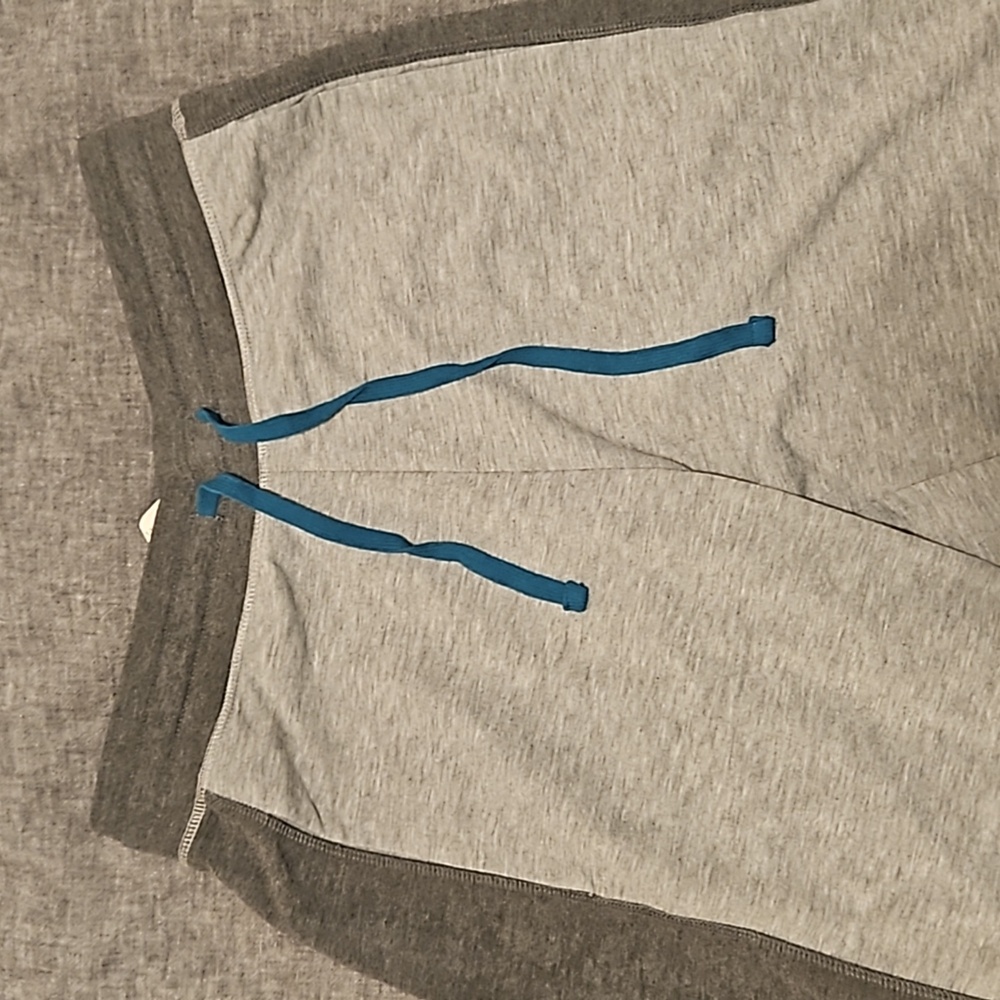 Fabletics shorts - Picture 2 of 4